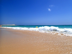 Kapverden Urlaub am Traumstrand Praia de Caves, auf  Boa Vista  bei Wellengang